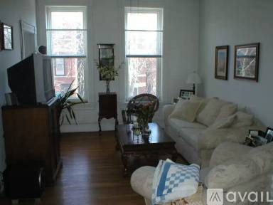 Main picture of 1930 N Sheffield Ave