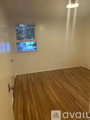 Main picture of 5705 Carlton Way
