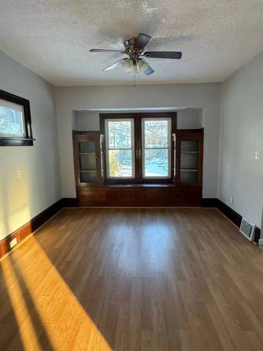 Main picture of 3223 E 121st St