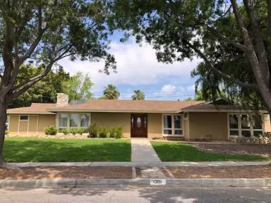Main picture of 1301 Kensington Dr