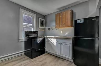 Main picture of 260 S Hancock St