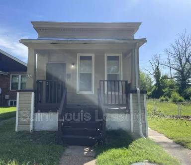 Main picture of 8524 Lowell St