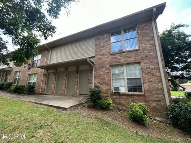 Main picture of 2016 Hobbs Rd SE