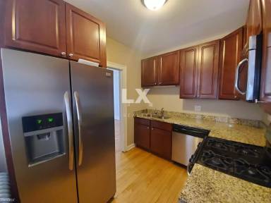 Main picture of 2249 W Eastwood Ave