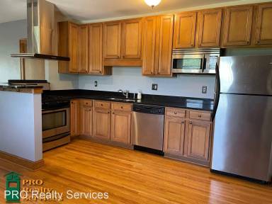 Main picture of 2701 Harriet Ave