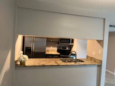 Main picture of 527 S Lincoln Ave