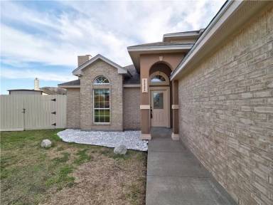Main picture of 2422 Songbird Ln