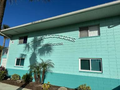 Main picture of 541 S Peninsula Ave