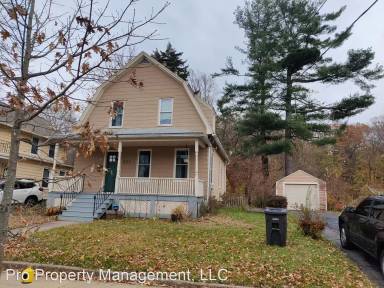 Main picture of 233 Lexington Ave