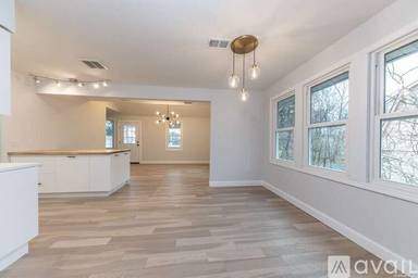 Main picture of 45 Tower St