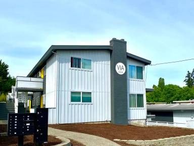 Main picture of 4836 S Austin St