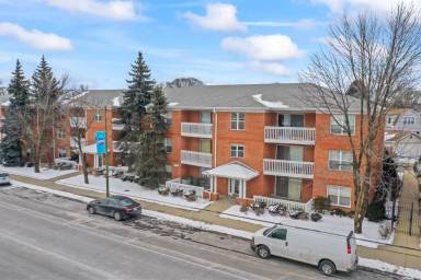 Main picture of 4710 N Elston Ave