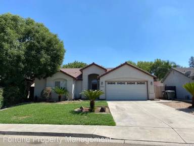 Main picture of 2335 E Oak Ave