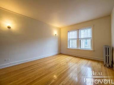 Main picture of 2106 W Ainslie St