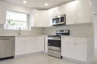 Main picture of 3548 SW 25th St