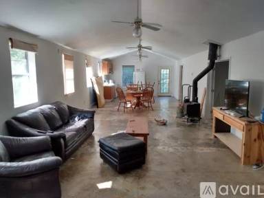 Main picture of 734 Ridge Rd