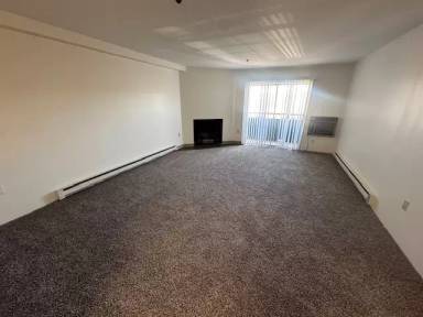 Main picture of 5654 S Prince St