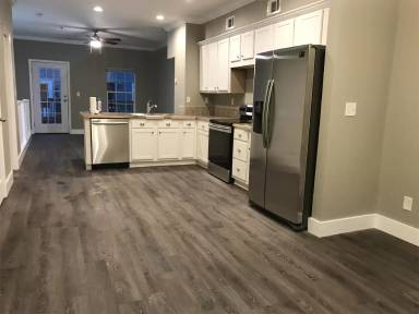 Main picture of 701 Plum Ln