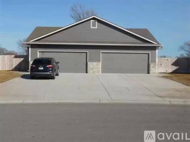 Main picture of 1351 N Azena St