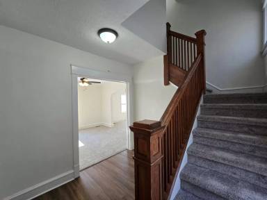 Main picture of 1214 W Grove St