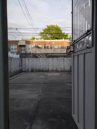 Main picture of 2373 Bragg St