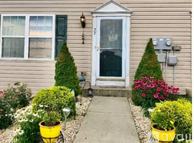Main picture of 57 Laurel Dr