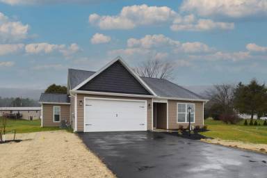 Main picture of 105 Bluestem Cir