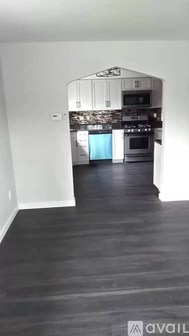 Main picture of 1473 Hollyrood Rd