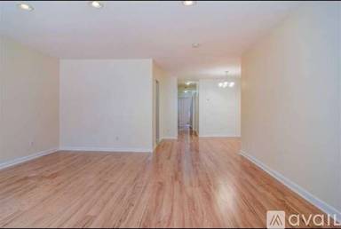 Main picture of 150 Pearsall Ave