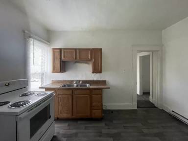 Main picture of 626 W Main St