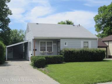 Main picture of 936 1/2 Yale Ave