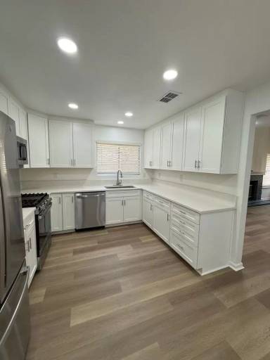 Main picture of 300 Grove Ct