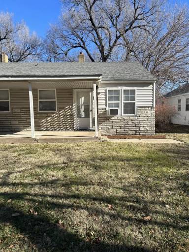 Main picture of 848 S Crestway St