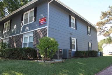 Main picture of 901 Illinois St