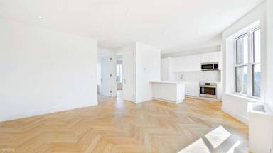 Main picture of 415 Washington Ave
