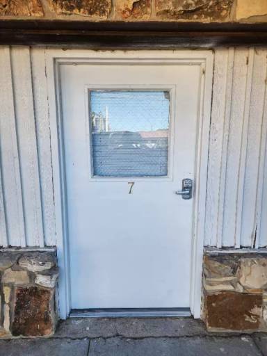Main picture of 200 S Inman St