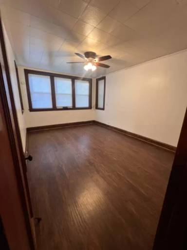 Main picture of 4449 W Walton St