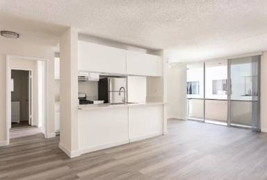 Main picture of 1500 S Gramercy Pl