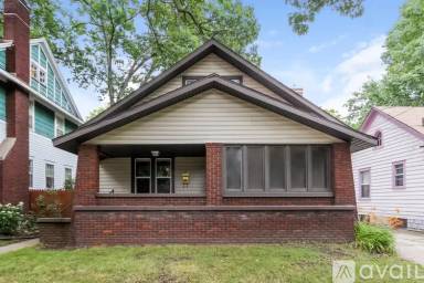 Main picture of 1022 Calvin Ave SE