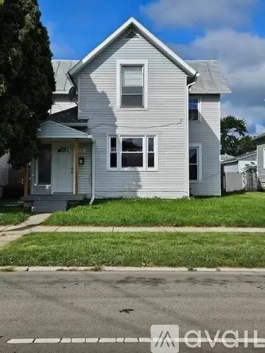Main picture of 375 N Main St