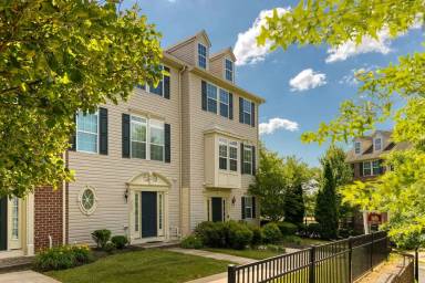 Main picture of 9301 Paragon Way