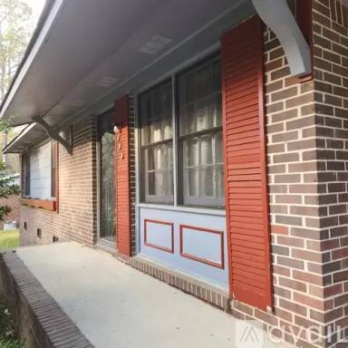 Main picture of 737 Matthews St
