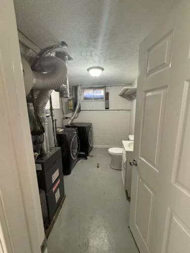 Main picture of 15305 Davenport Cir