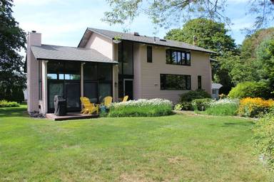 Main picture of 61 Rodman St