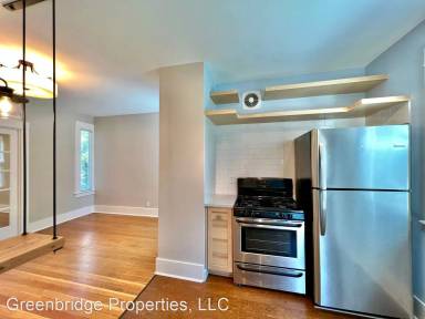 Main picture of 8852 SE 10th Ave