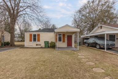 Main picture of 3320 W Tuskegee Cir