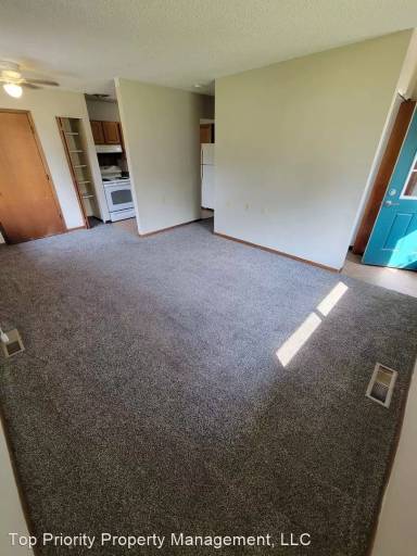 Main picture of 102 8th Ave NW