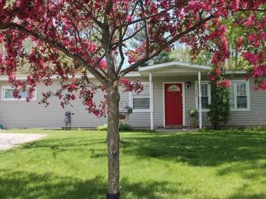 Main picture of 118 N Henry St