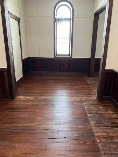 Main picture of 102 Commerce St
