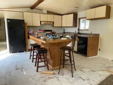 Main picture of 145900 Moon Rd